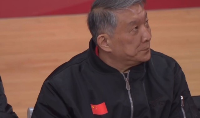 华体会官方-宫鲁鸣脸色严峻：中国女篮被轰27-5险遭19分逆转 狂送19失误