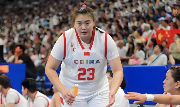 华体会官方-2米01刘禹彤、2米26张子宇、1米92陈明伶！中国女篮三大中锋入选
